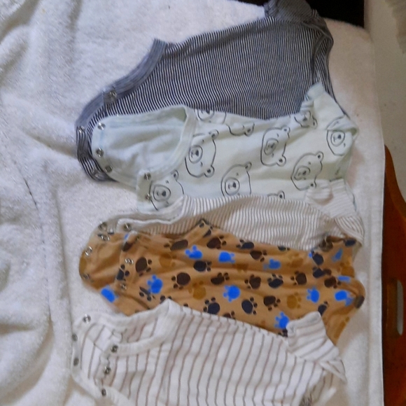 5/15 carters baby t-shirt onesies - Picture 2 of 2